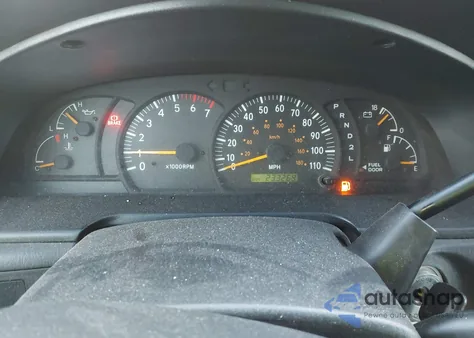 2004 Toyota Tundra Sr5 V8 z USA, uszkodzony, nr VIN 5TBBT441X4S448607